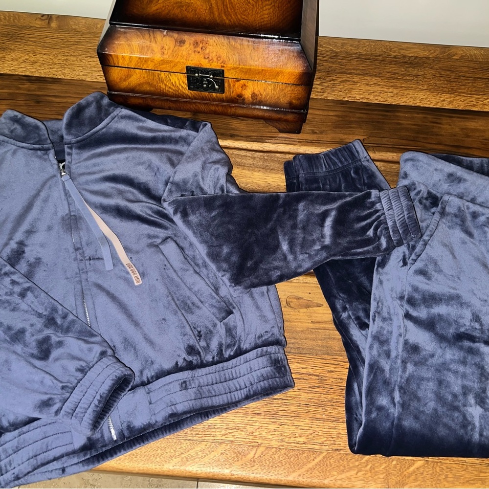 UGG Jogging Suit Retro Velour Vintage Style XS Jogger Pants & Zipper Jacket Set